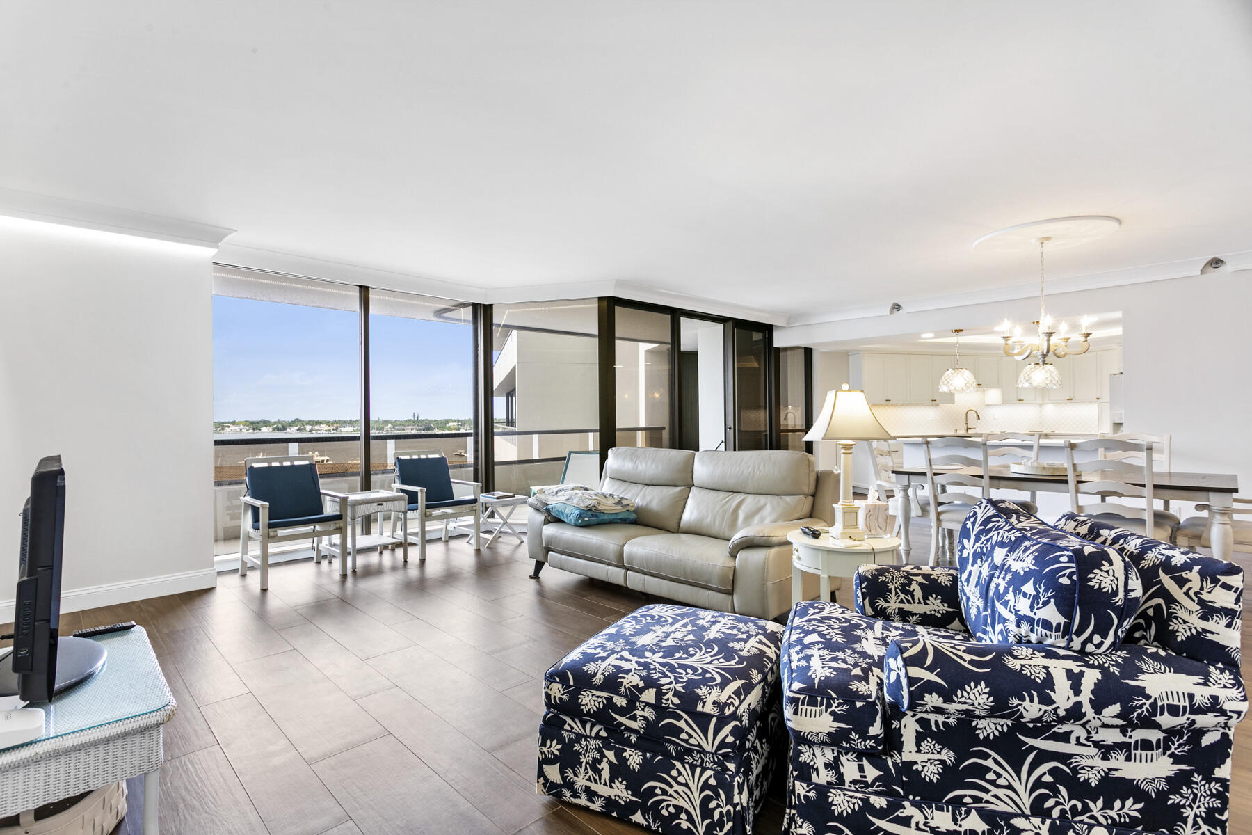 100 Lakeshore Dr #454 North Palm Beach, FL 33408