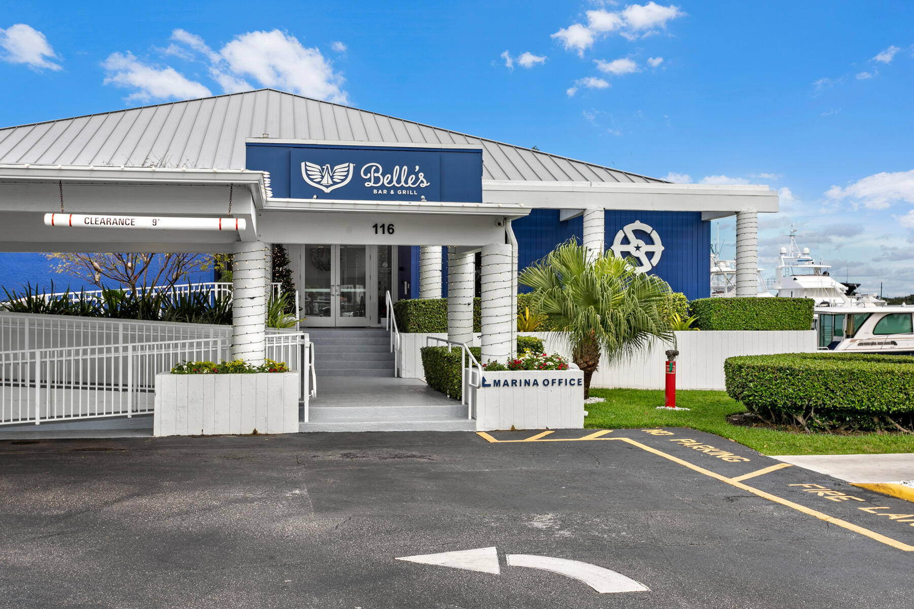 100 Lakeshore Dr #454 North Palm Beach, FL 33408