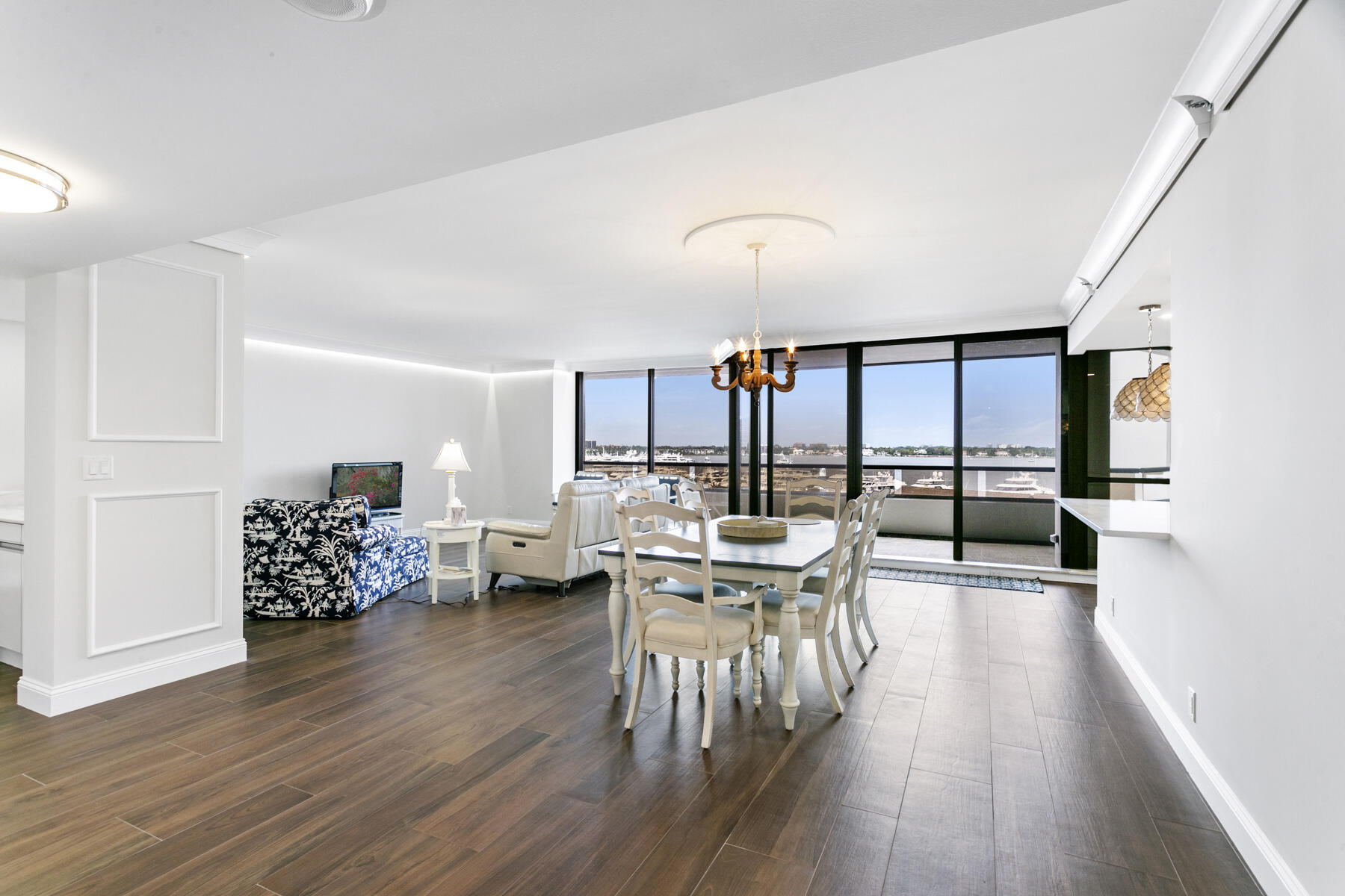 100 Lakeshore Dr #454 North Palm Beach, FL 33408