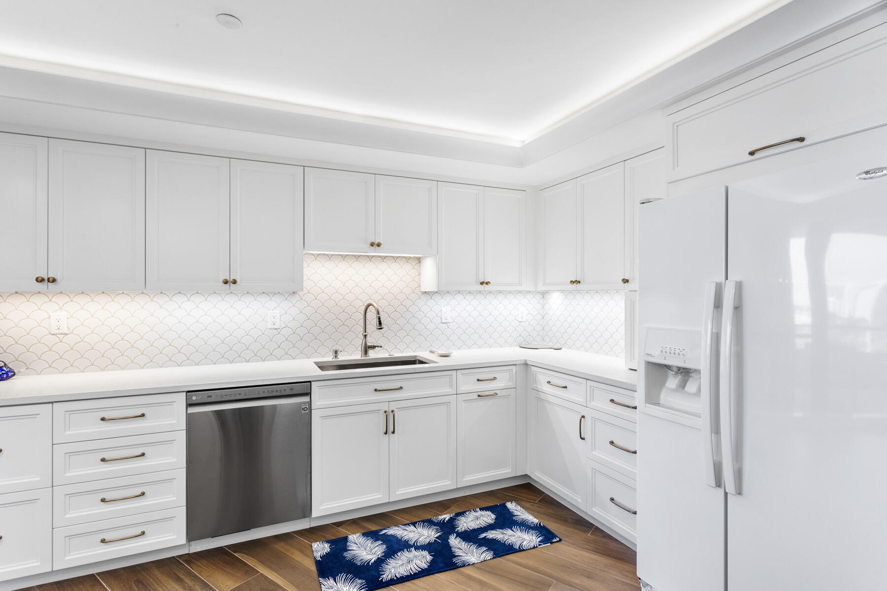 100 Lakeshore Dr #454 North Palm Beach, FL 33408