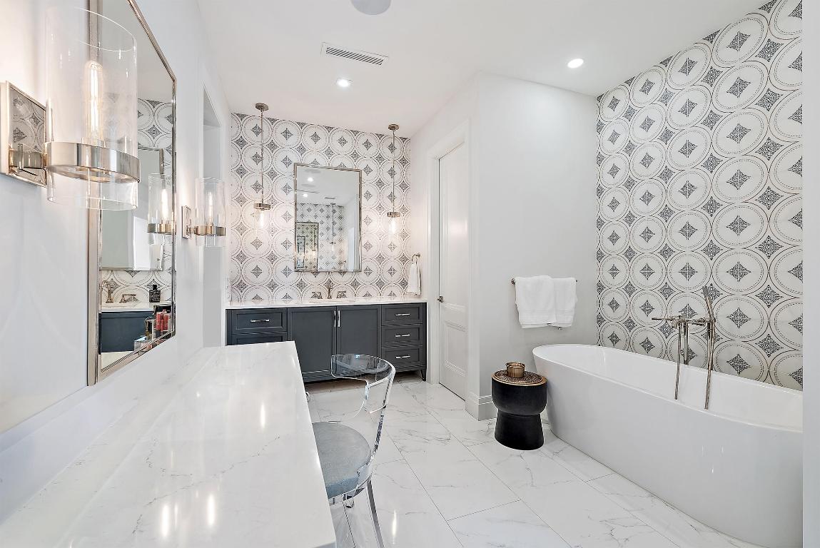 19651 Riverside Dr Jupiter, FL 33469