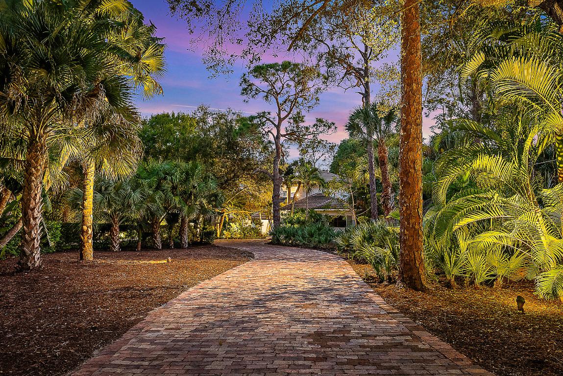 19651 Riverside Dr Jupiter, FL 33469