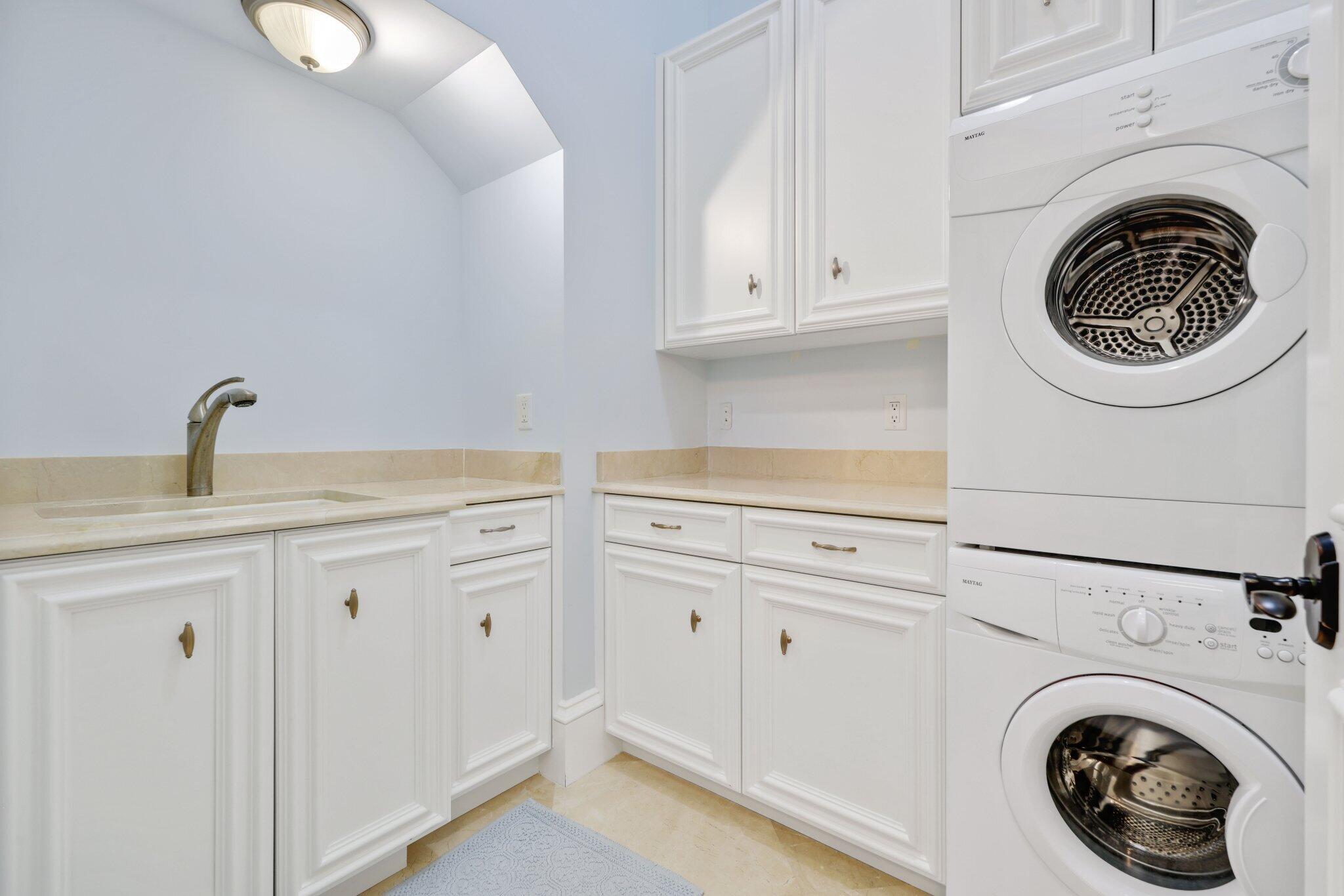 4230 Intracoastal Dr Highland Beach, FL 33487