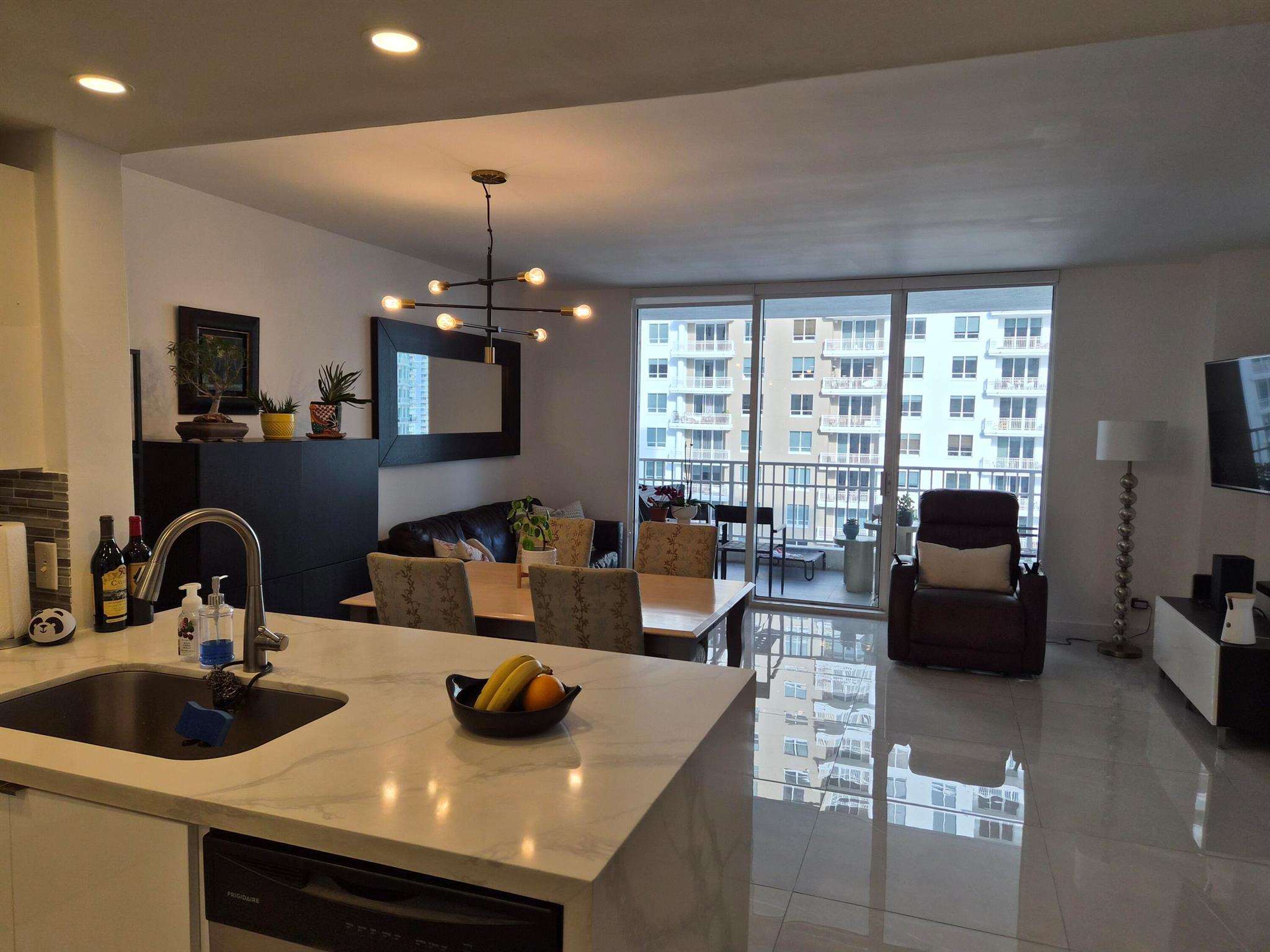 701 Brickell Key Blvd #2008 Miami, FL 33131