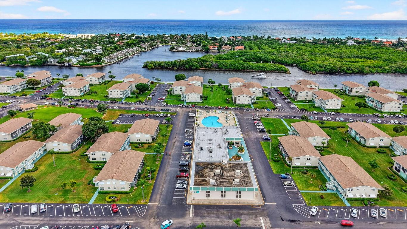 480 Horizons #212 Boynton Beach, FL 33435