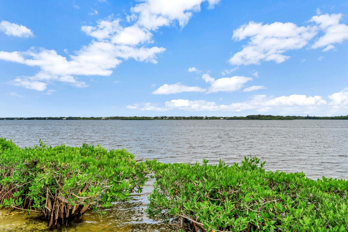 5200 Saint Andrews Is Vero Beach, FL 32967