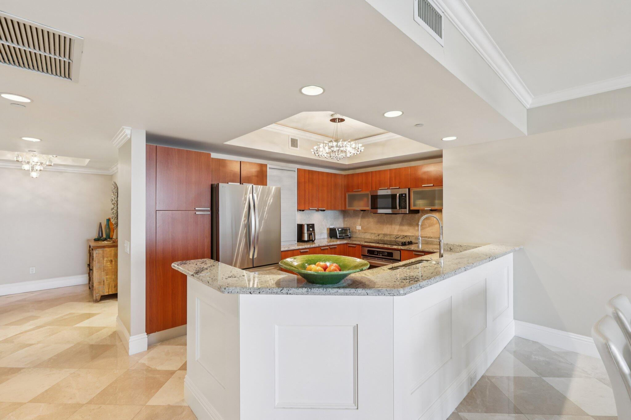 2650 Lake Shr #1404 Riviera Beach, FL 33404