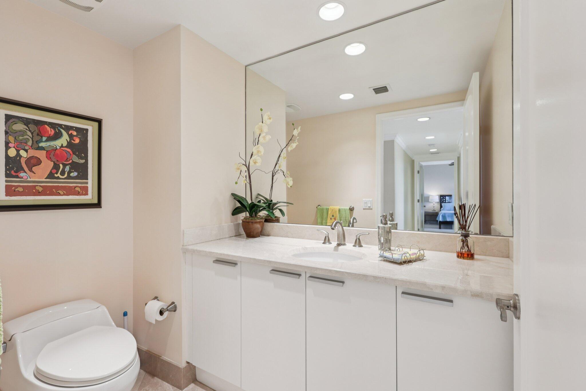 2650 Lake Shr #1404 Riviera Beach, FL 33404