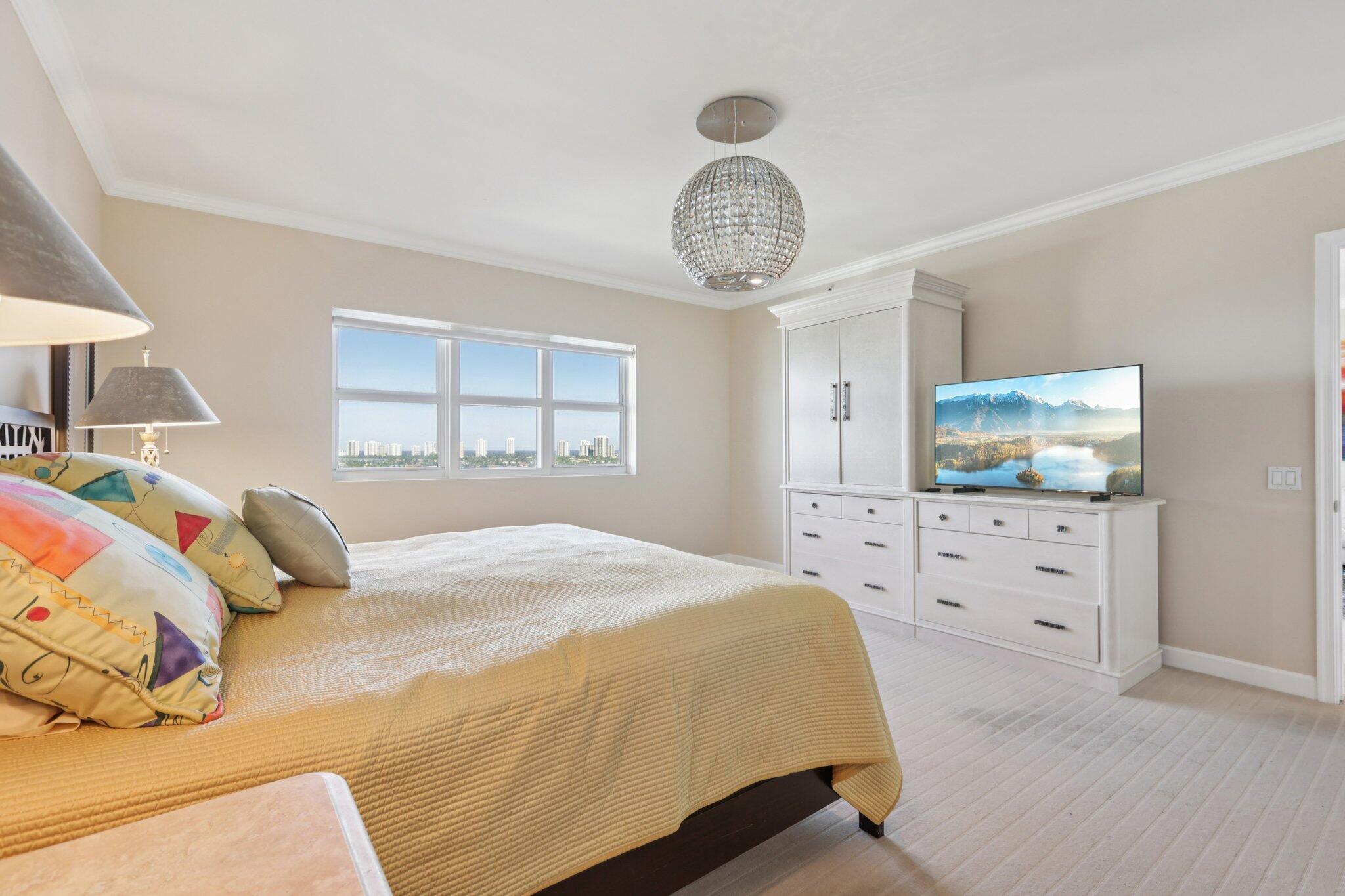 2650 Lake Shr #1404 Riviera Beach, FL 33404