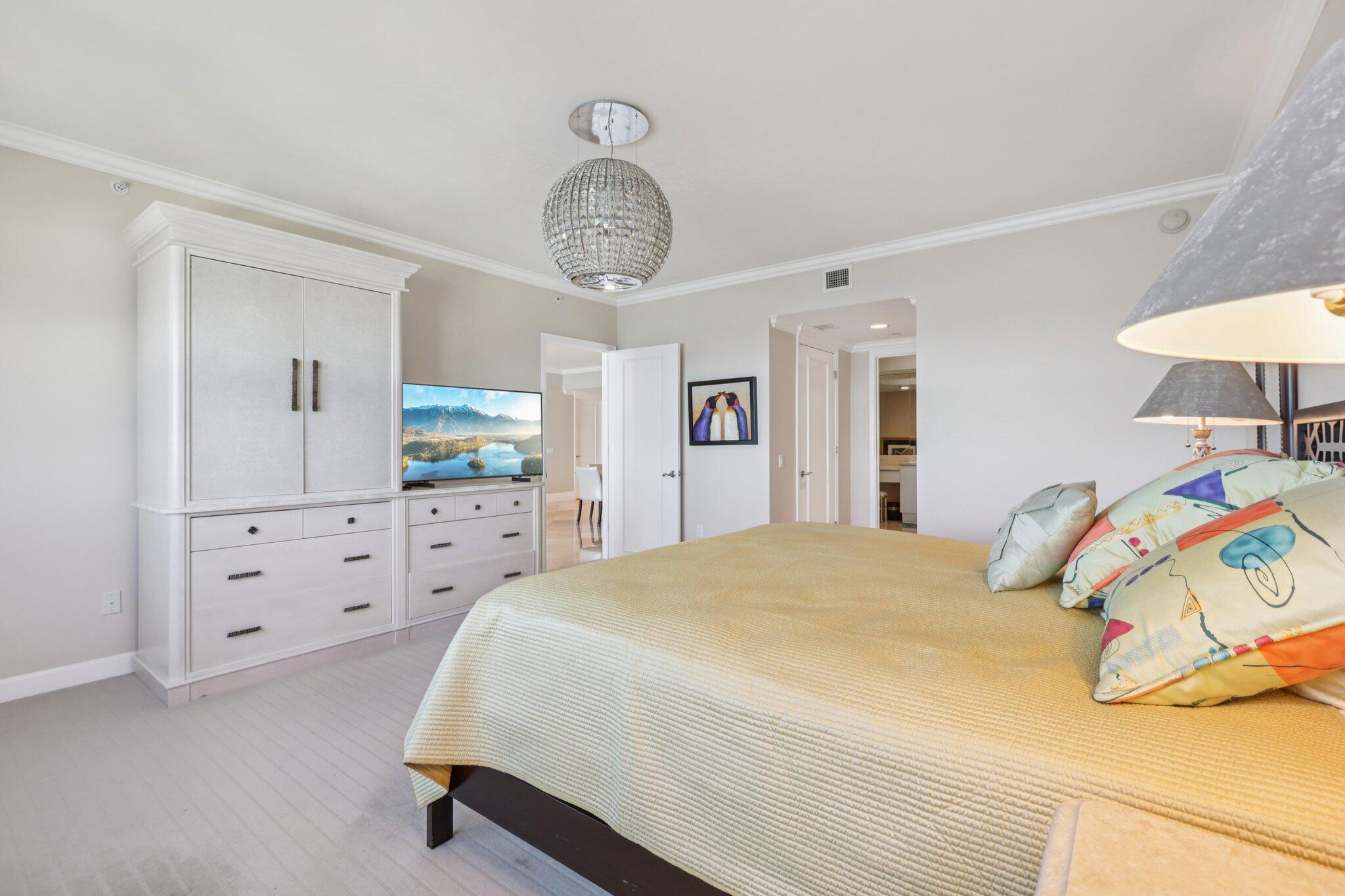 2650 Lake Shr #1404 Riviera Beach, FL 33404