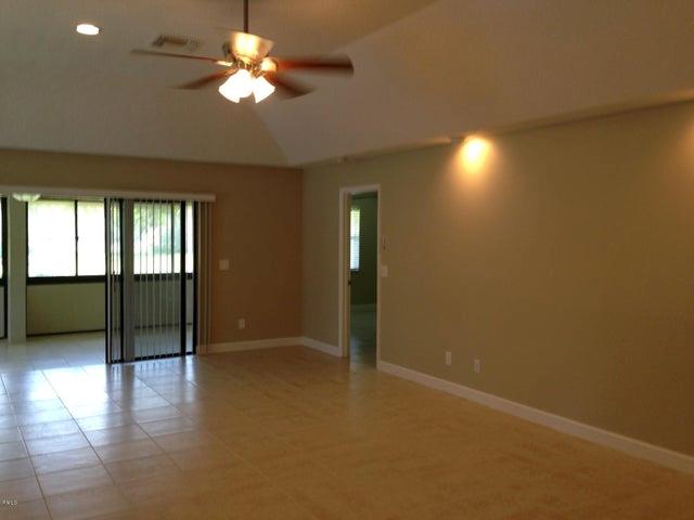 108 Half Moon Cir #C