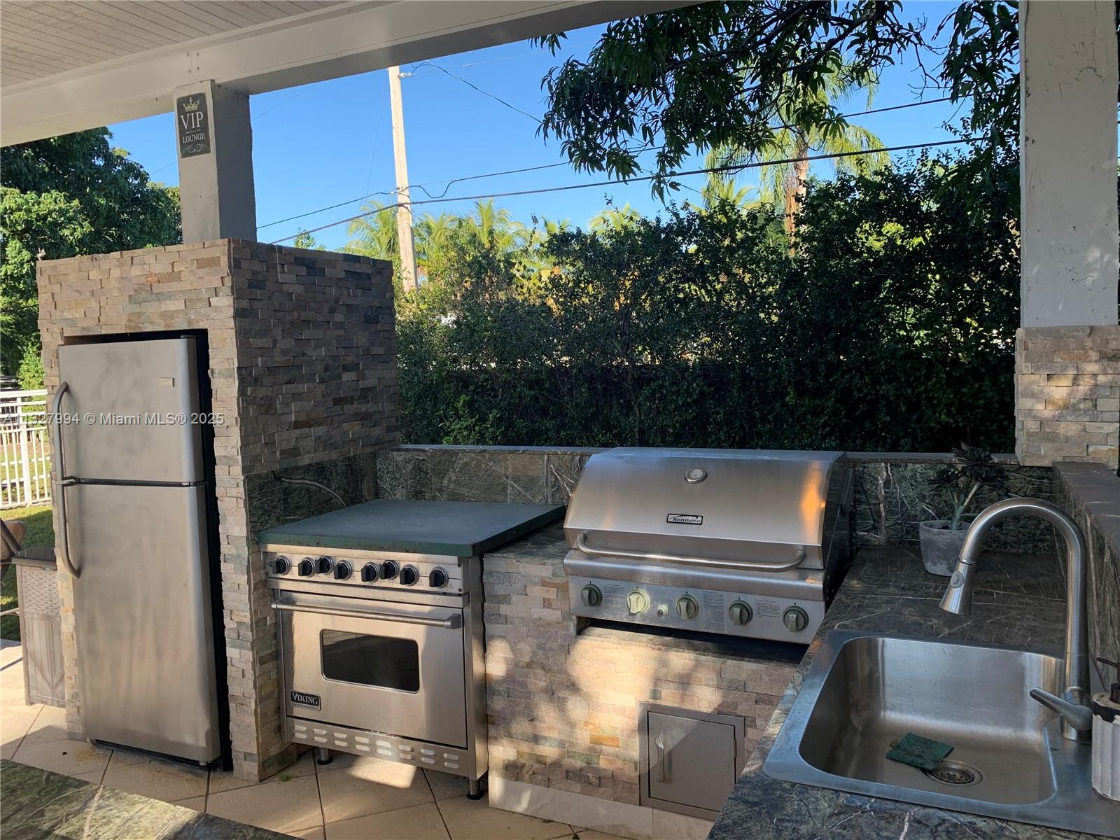 7625 SW 75th Ave Miami, FL 33143