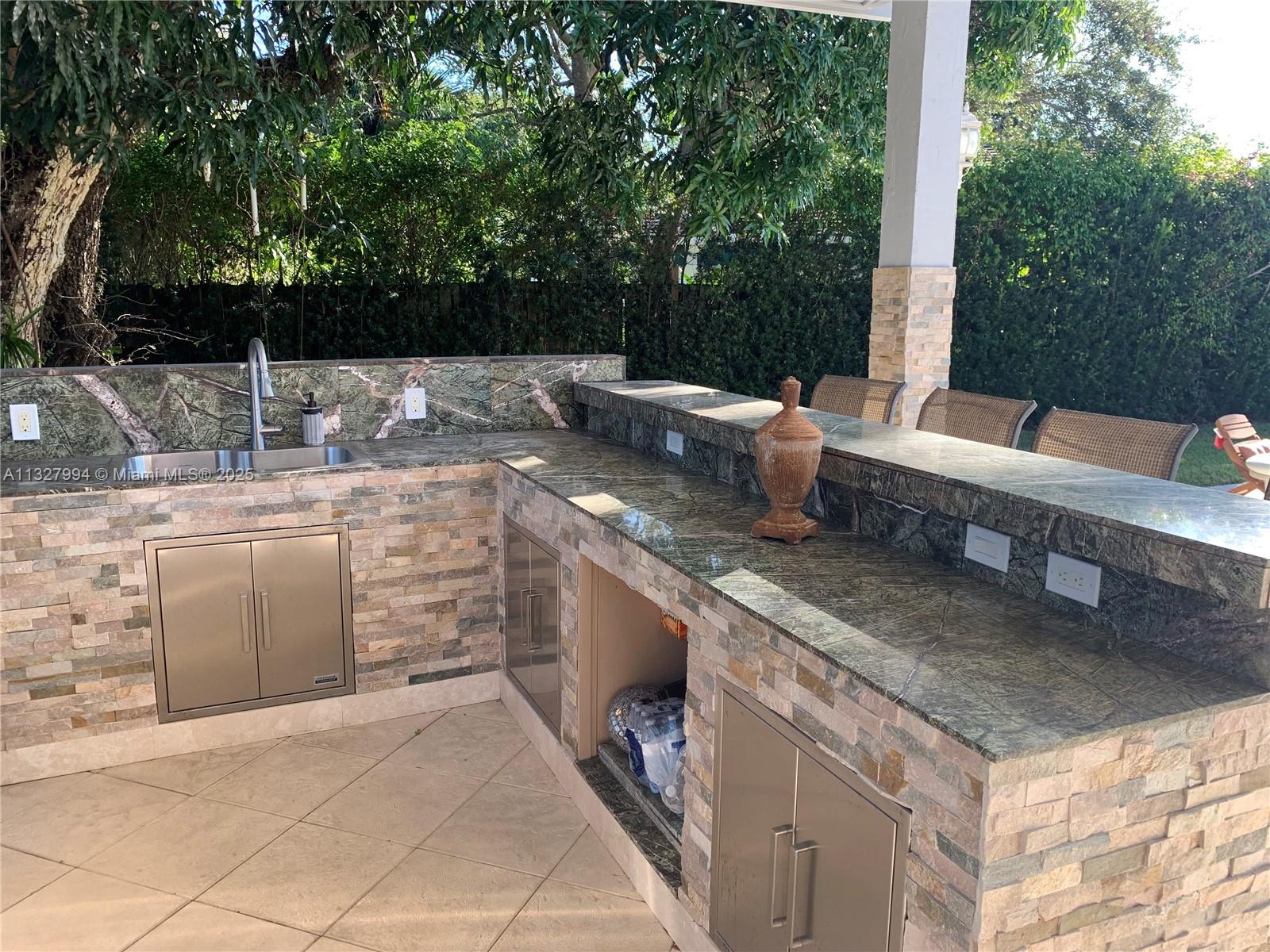 7625 SW 75th Ave Miami, FL 33143