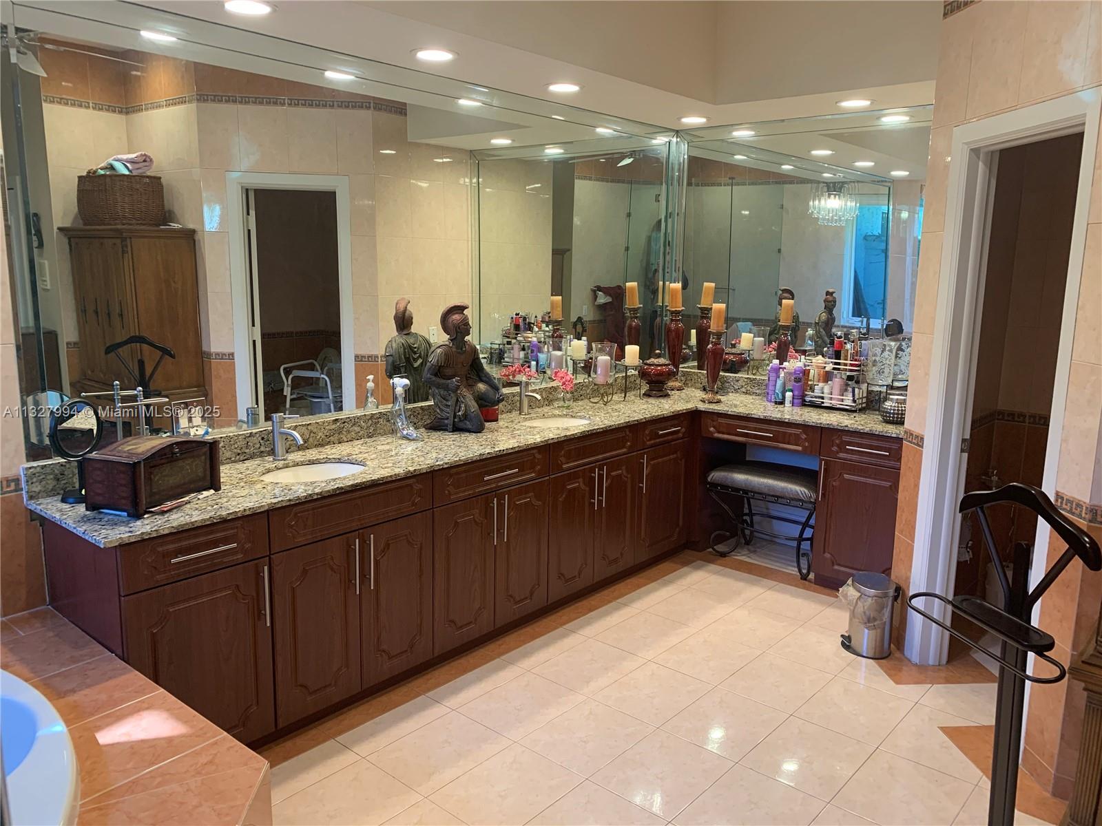 7625 SW 75th Ave Miami, FL 33143