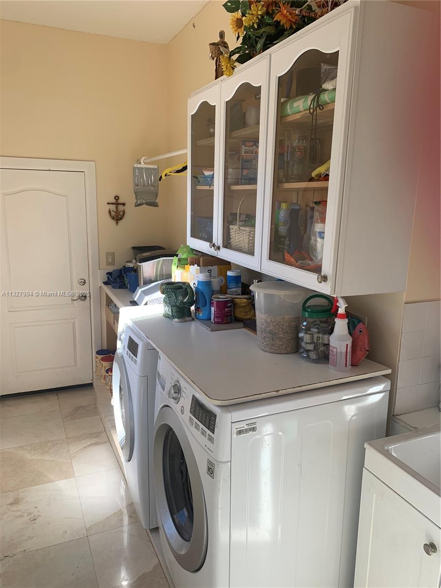 7625 SW 75th Ave Miami, FL 33143