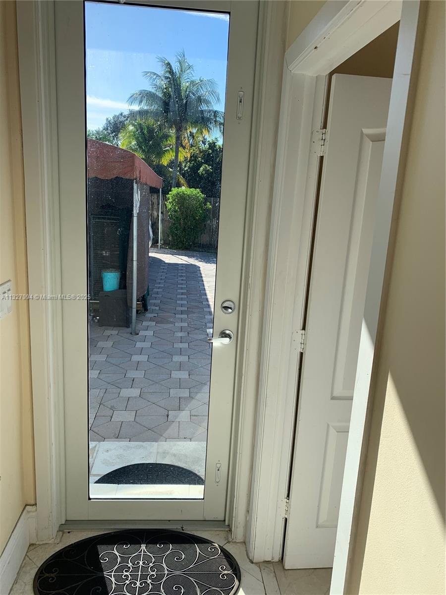 7625 SW 75th Ave Miami, FL 33143