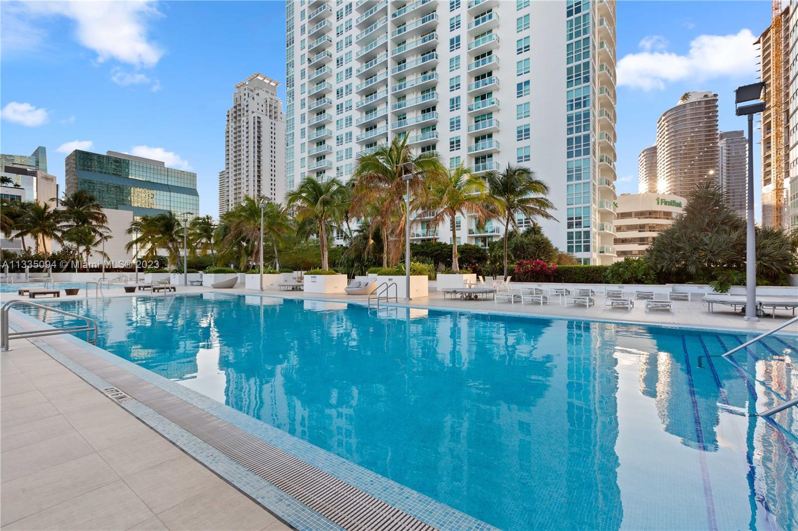 951 Brickell Ave #1010