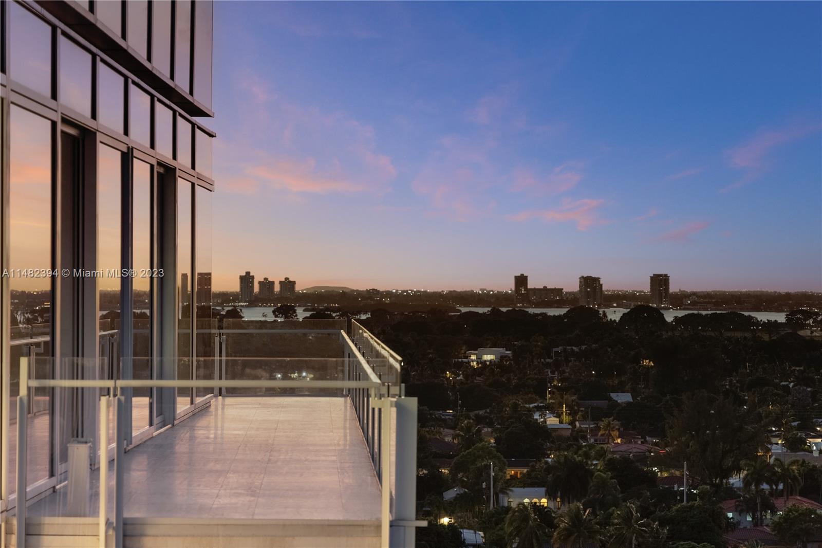 image The Surf Club Four Seasons31