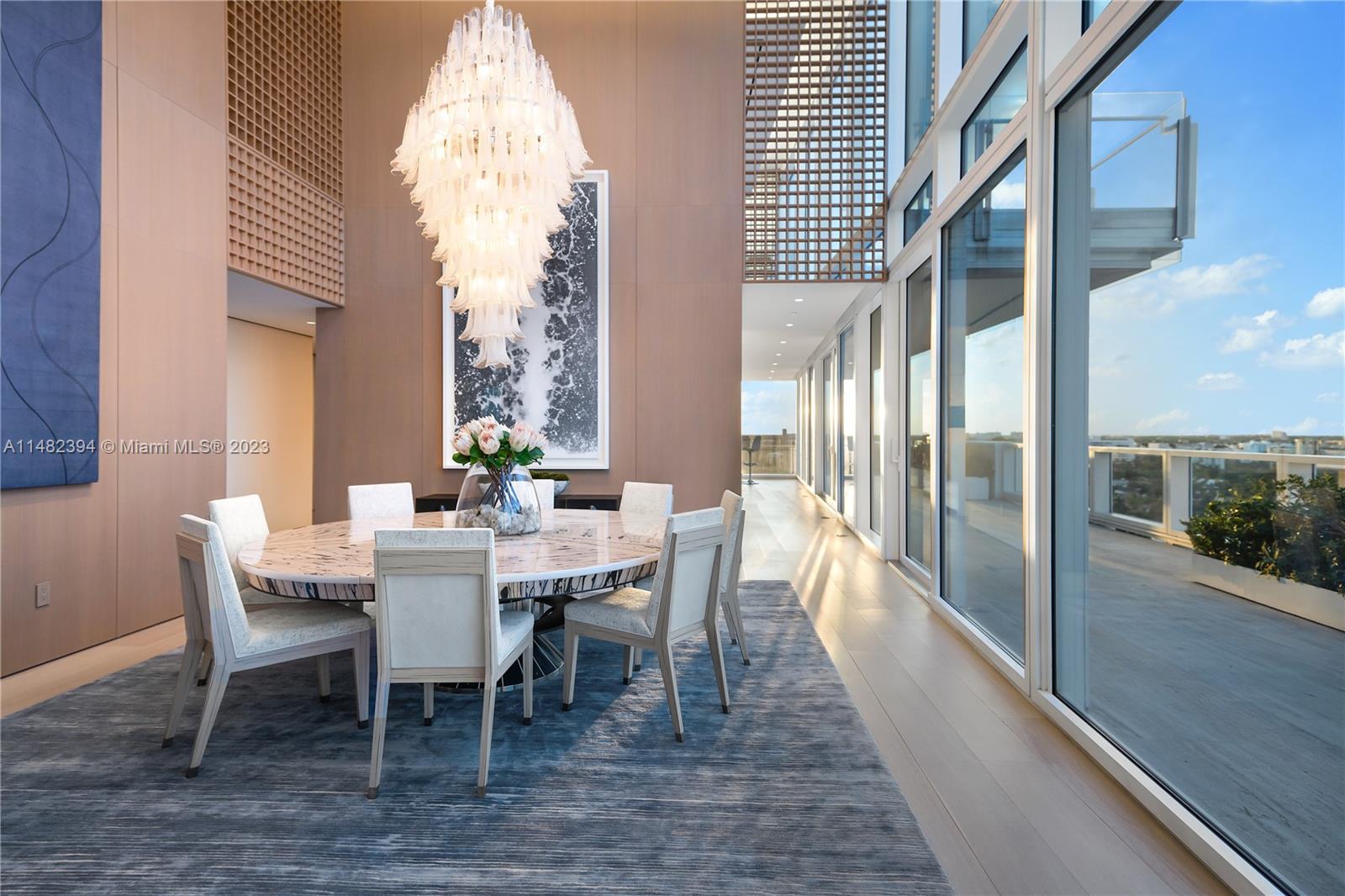 image The Surf Club Four Seasons6