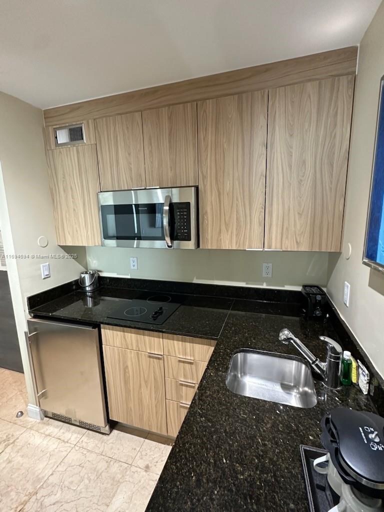 2670 E Sunrise Blvd #905 Fort Lauderdale, FL 33304 2670 E Sunrise Blvd #905 Fort Lauderdale, FL 33304