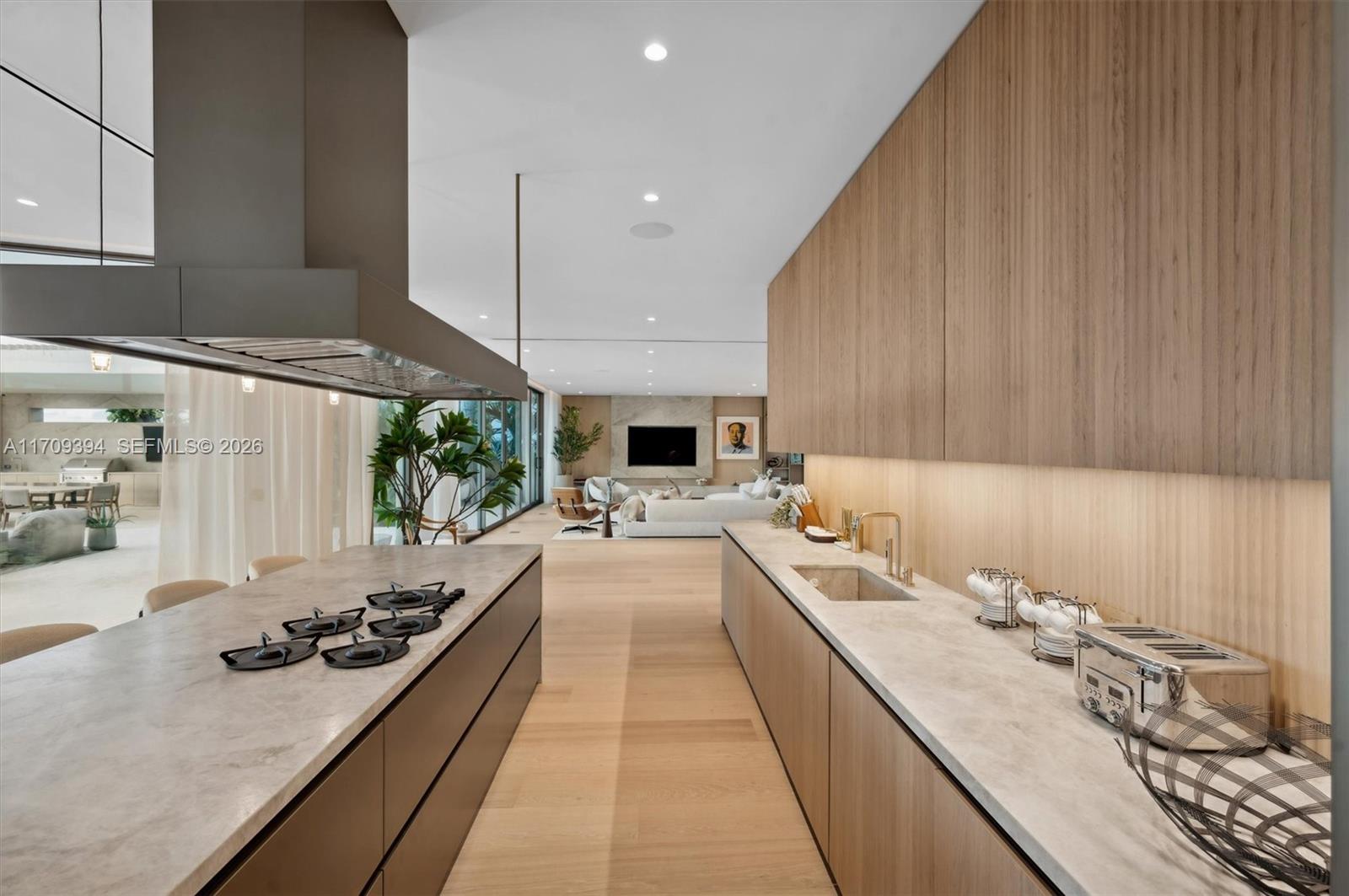 424 W Rivo Alto Dr Miami Beach, FL 33139