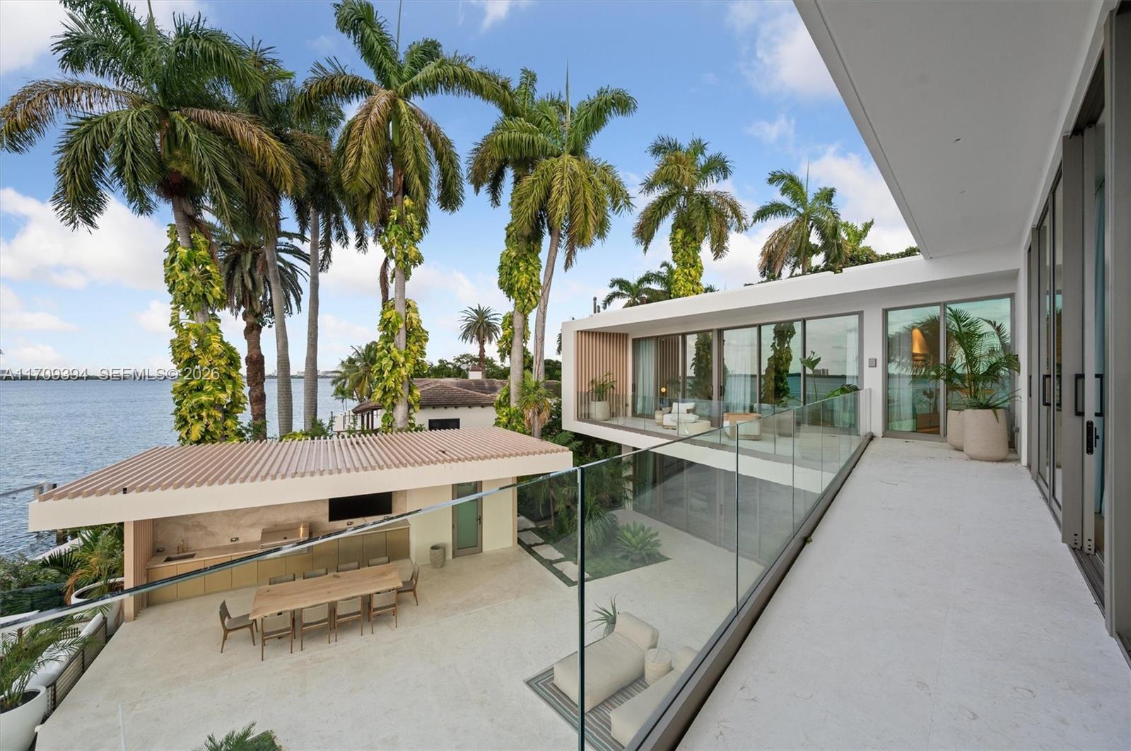 424 W Rivo Alto Dr Miami Beach, FL 33139