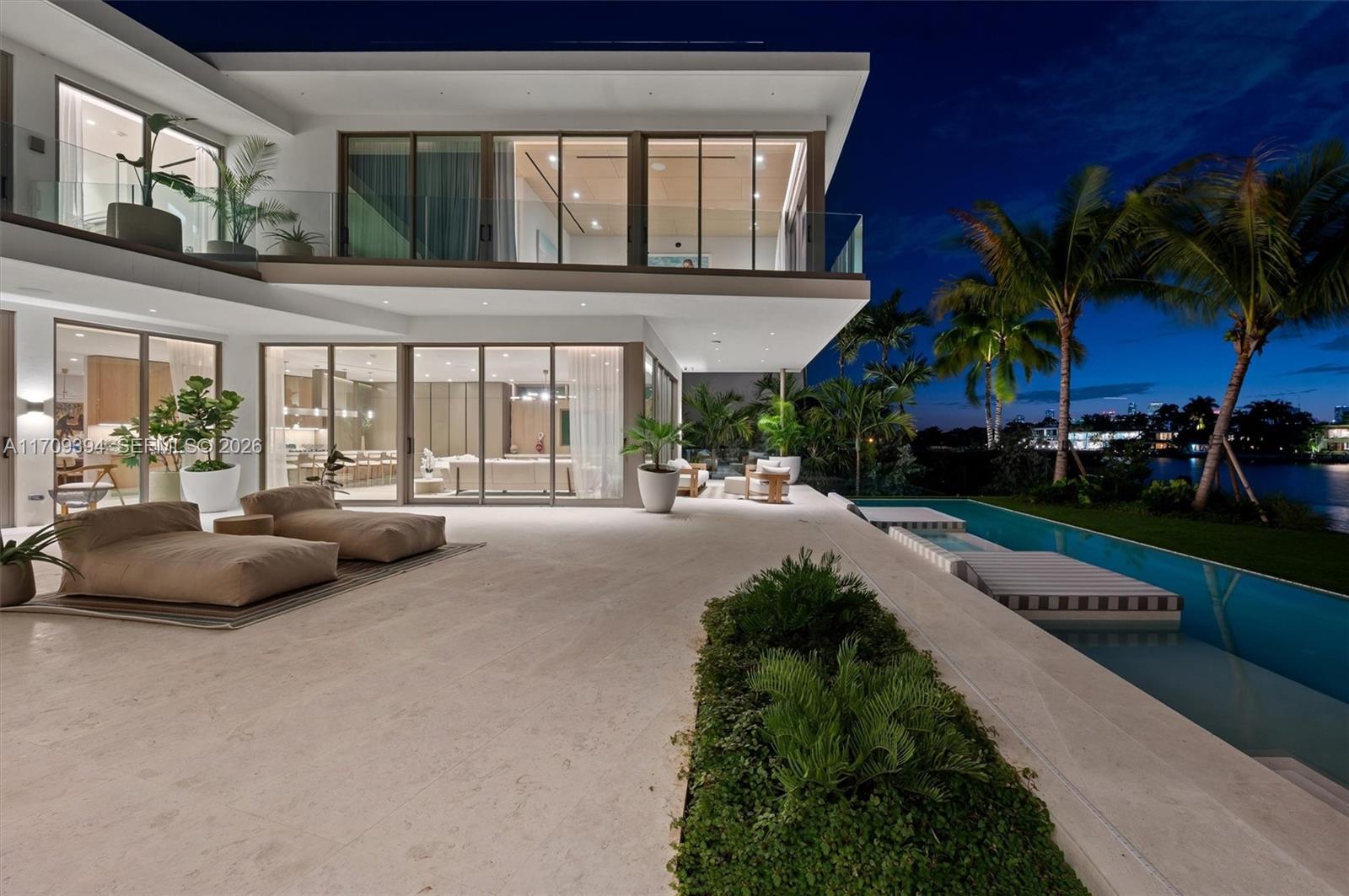 424 W Rivo Alto Dr Miami Beach, FL 33139