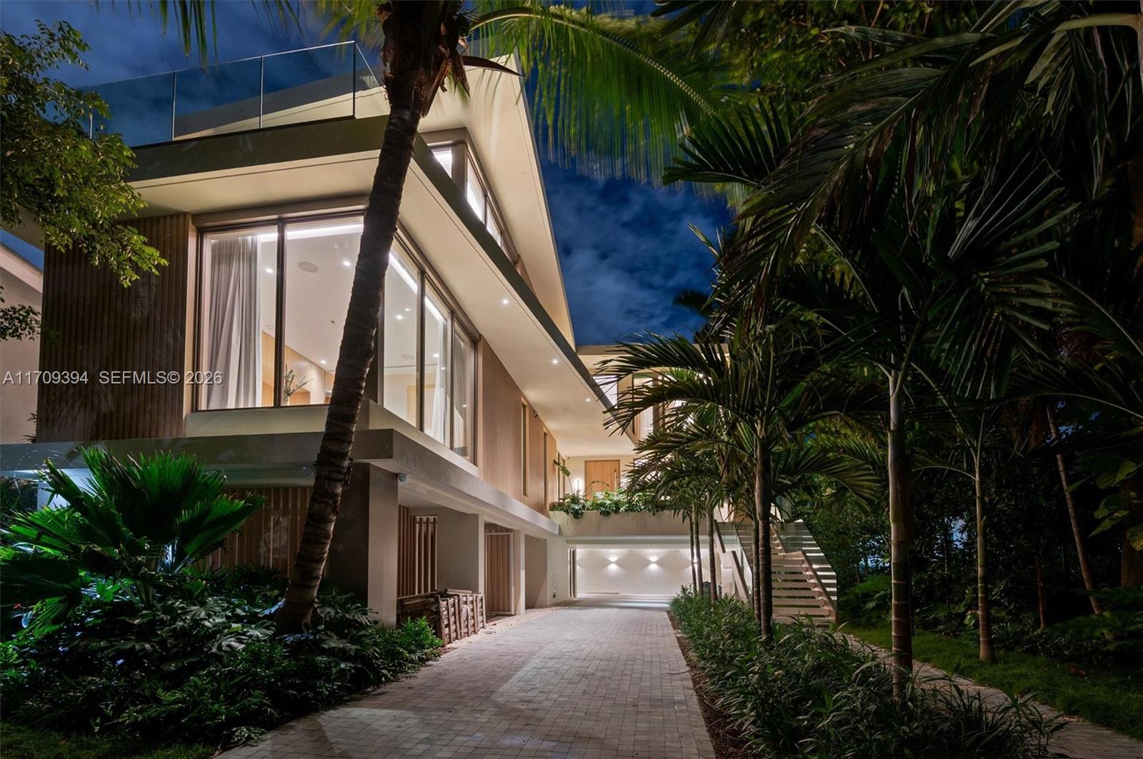 424 W Rivo Alto Dr Miami Beach, FL 33139