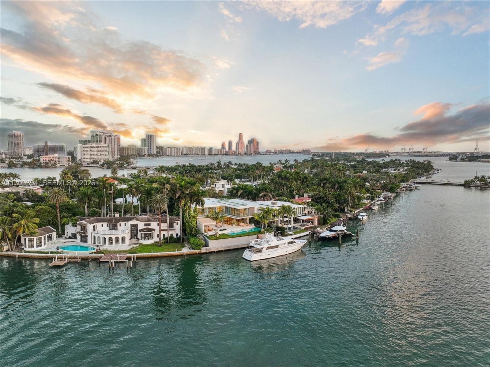 424 W Rivo Alto Dr Miami Beach, FL 33139