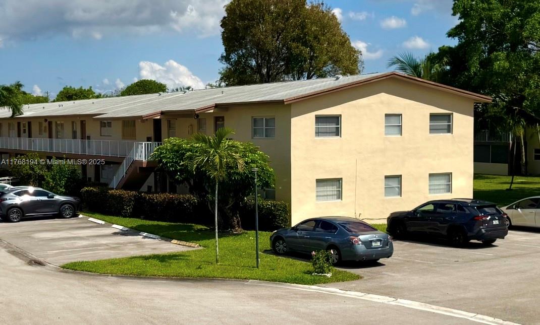 7300 NW 4th Pl #205
