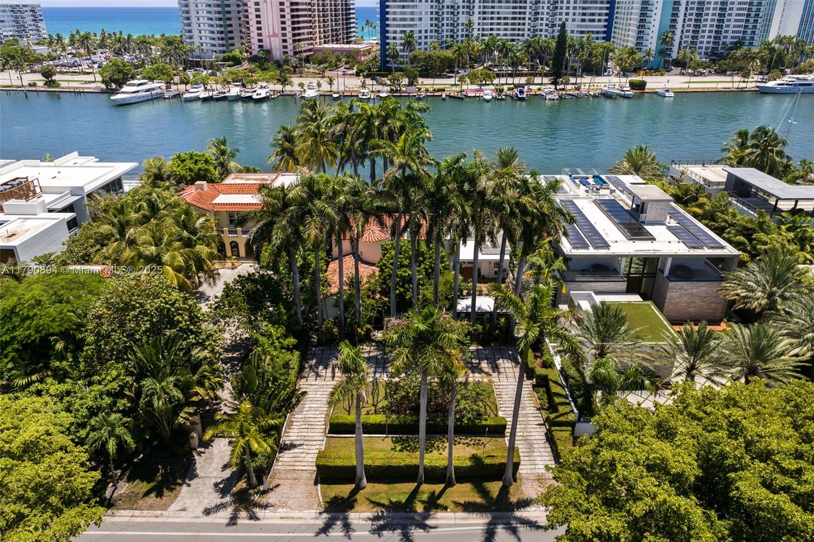5215 Pine Tree Dr Miami Beach, FL 33140