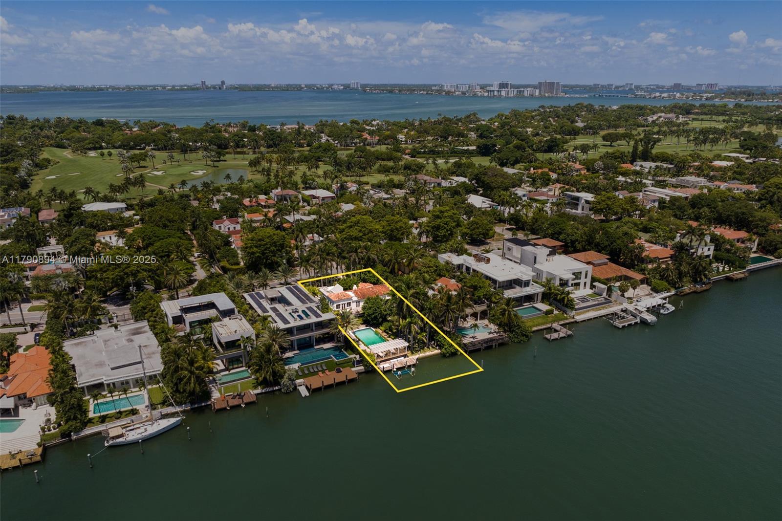 5215 Pine Tree Dr Miami Beach, FL 33140