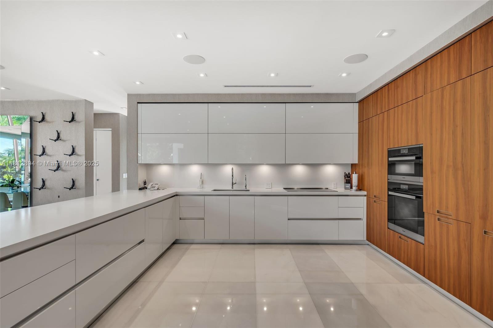 420 Island Dr Key Biscayne, FL 33149 420 Island Dr Key Biscayne, FL 33149