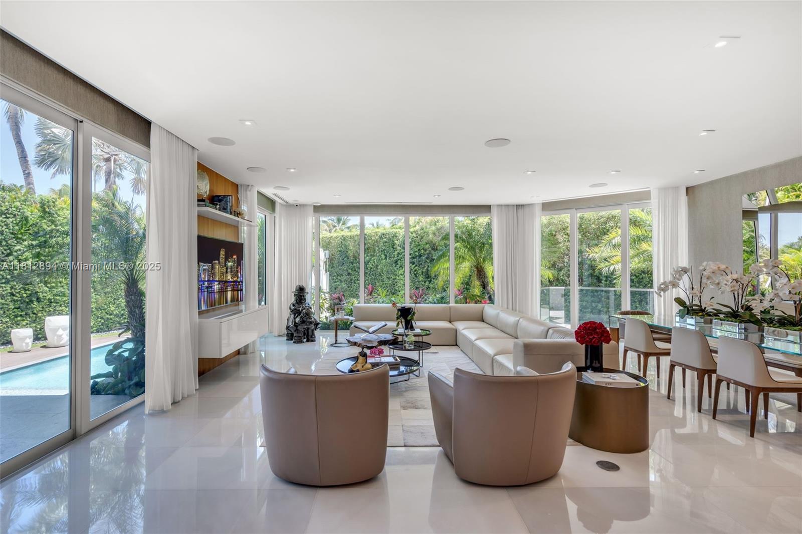 420 Island Dr Key Biscayne, FL 33149 420 Island Dr Key Biscayne, FL 33149