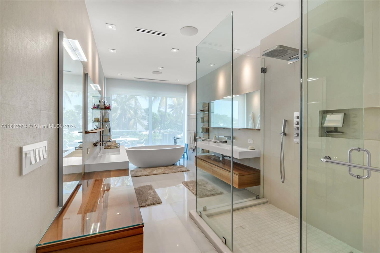 420 Island Dr Key Biscayne, FL 33149 420 Island Dr Key Biscayne, FL 33149