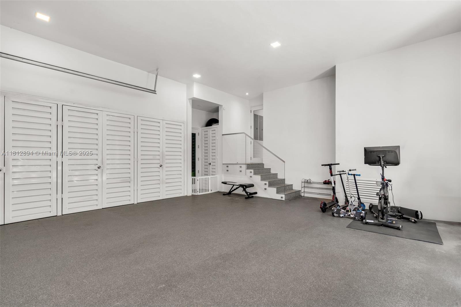 420 Island Dr Key Biscayne, FL 33149 420 Island Dr Key Biscayne, FL 33149