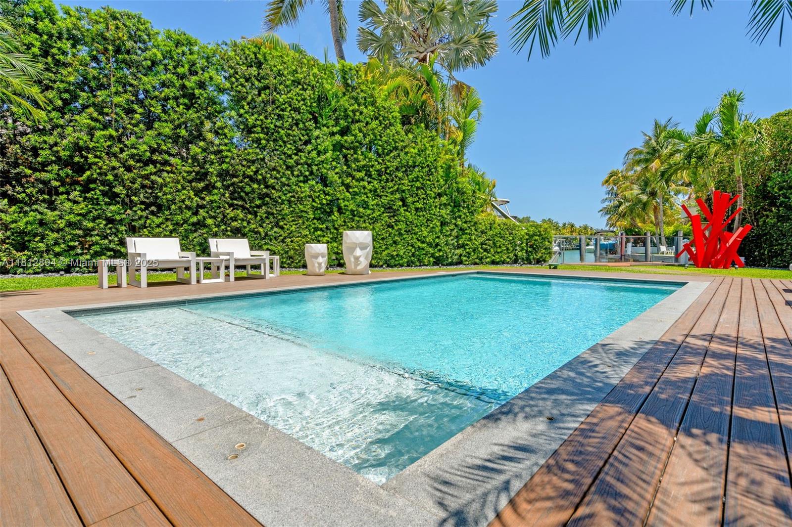 420 Island Dr Key Biscayne, FL 33149 420 Island Dr Key Biscayne, FL 33149