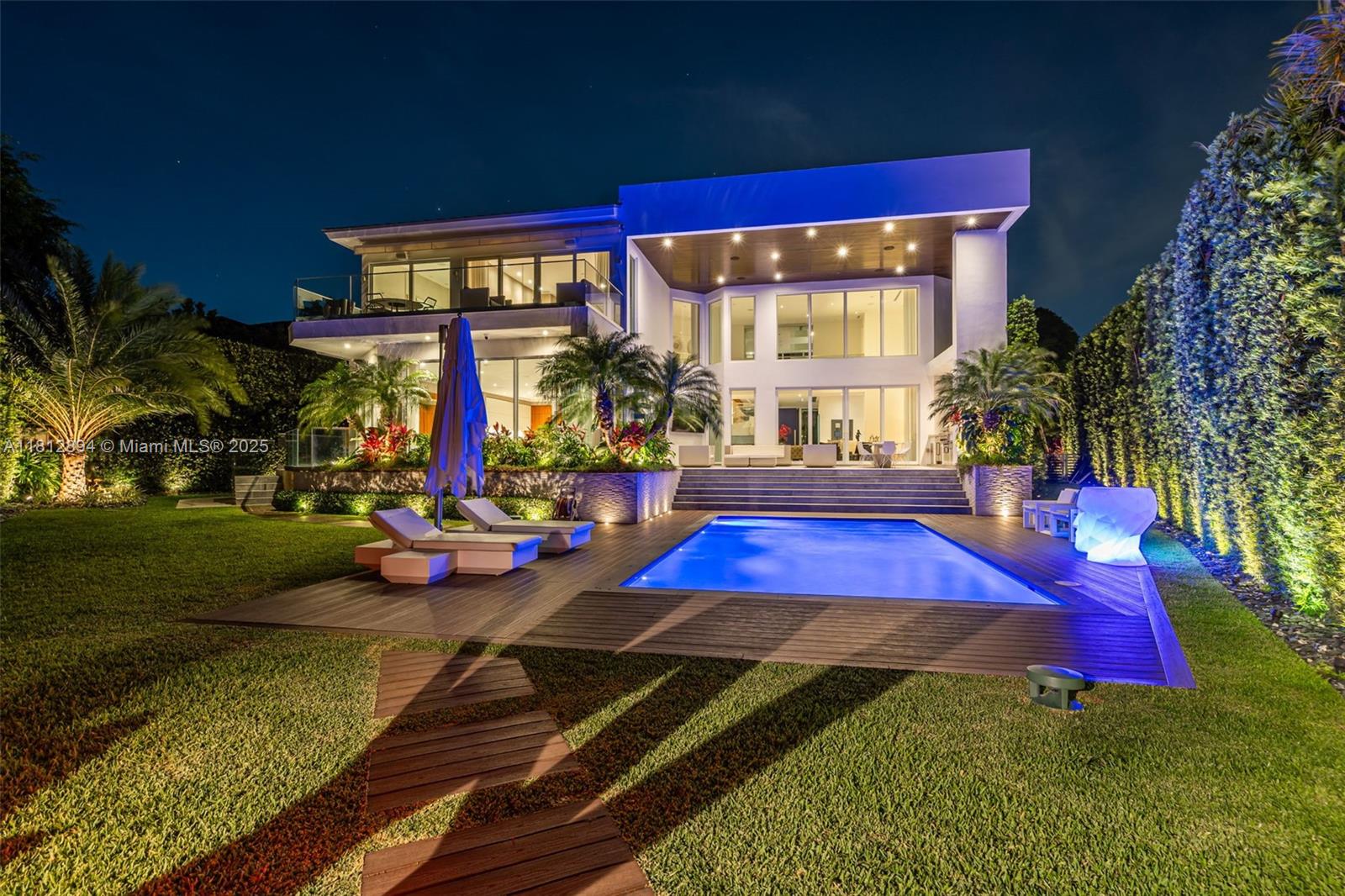 420 Island Dr Key Biscayne, FL 33149 420 Island Dr Key Biscayne, FL 33149