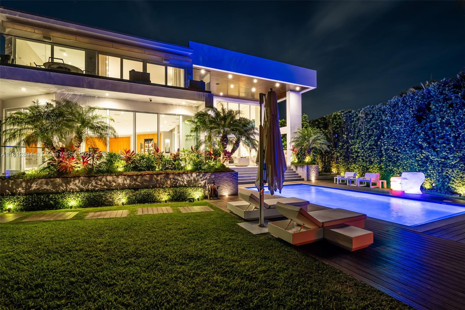 420 Island Dr Key Biscayne, FL 33149 420 Island Dr Key Biscayne, FL 33149