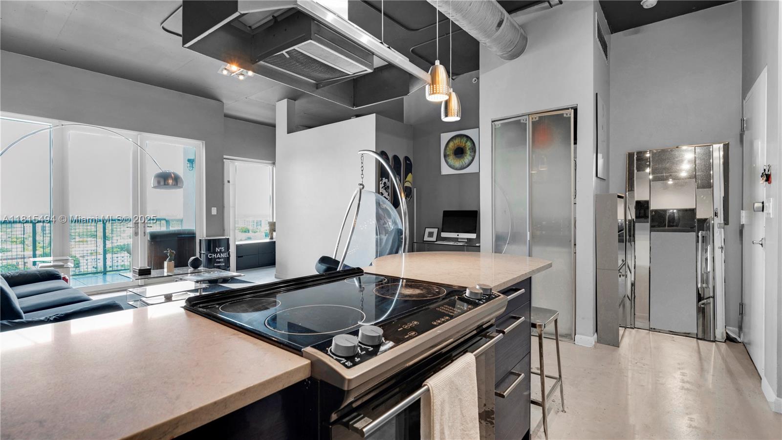 image Neo Lofts Condo11