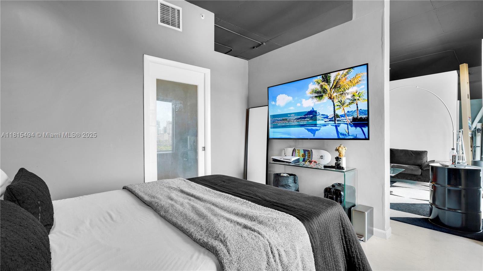 image Neo Lofts Condo16
