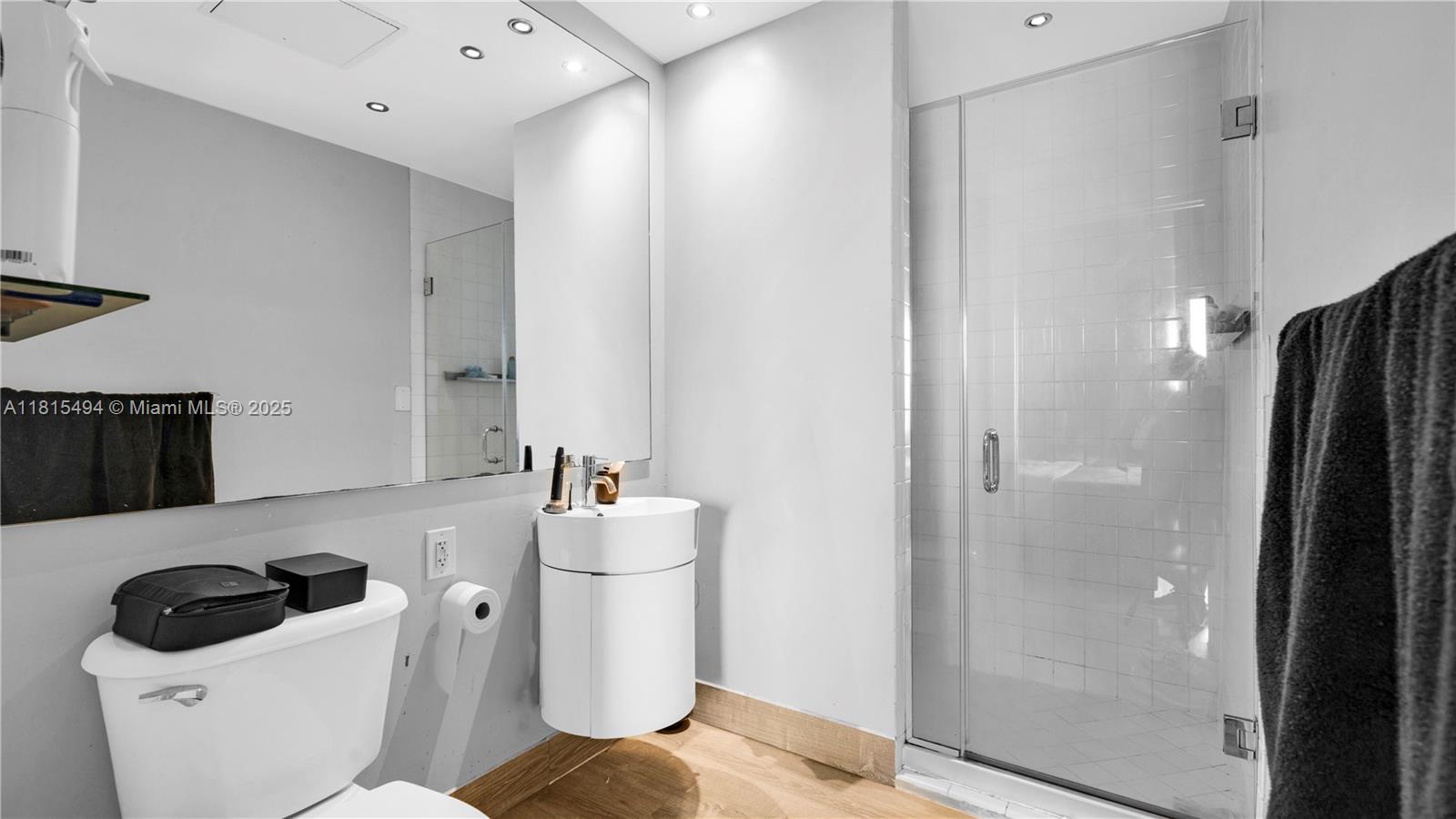 image Neo Lofts Condo17