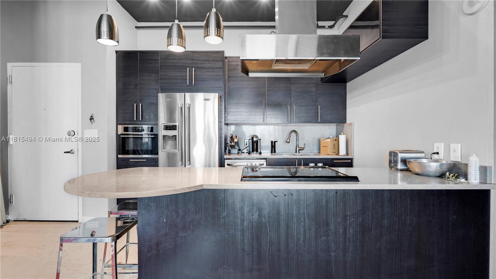 image Neo Lofts Condo6