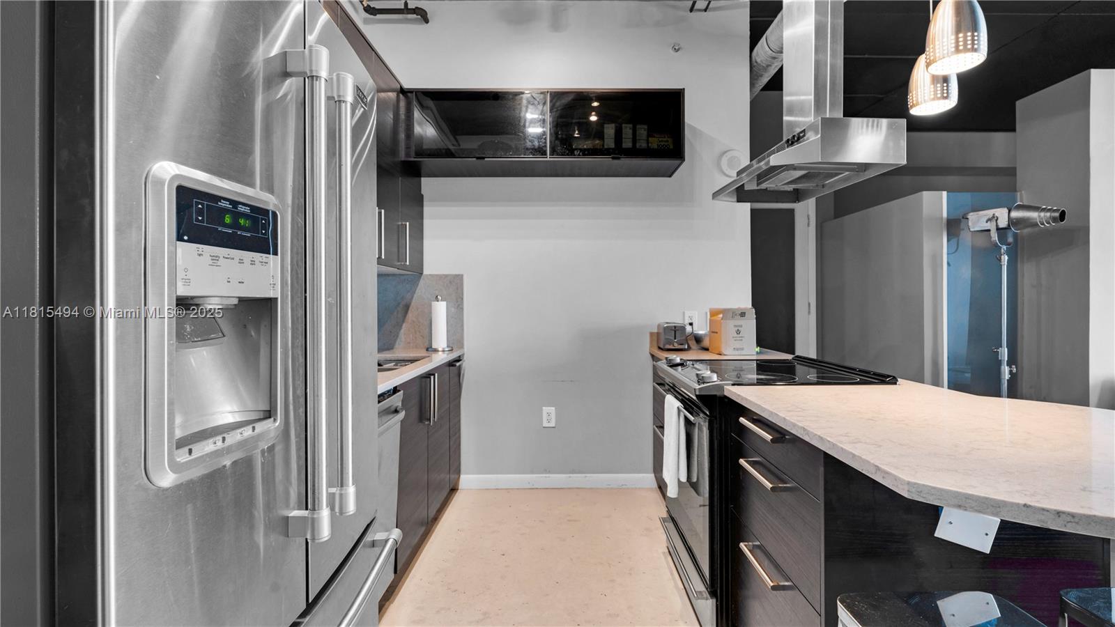 image Neo Lofts Condo8