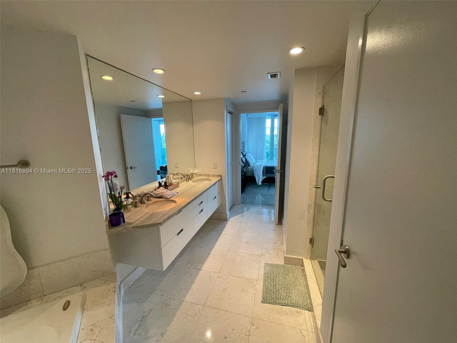 image Azure Condominium10