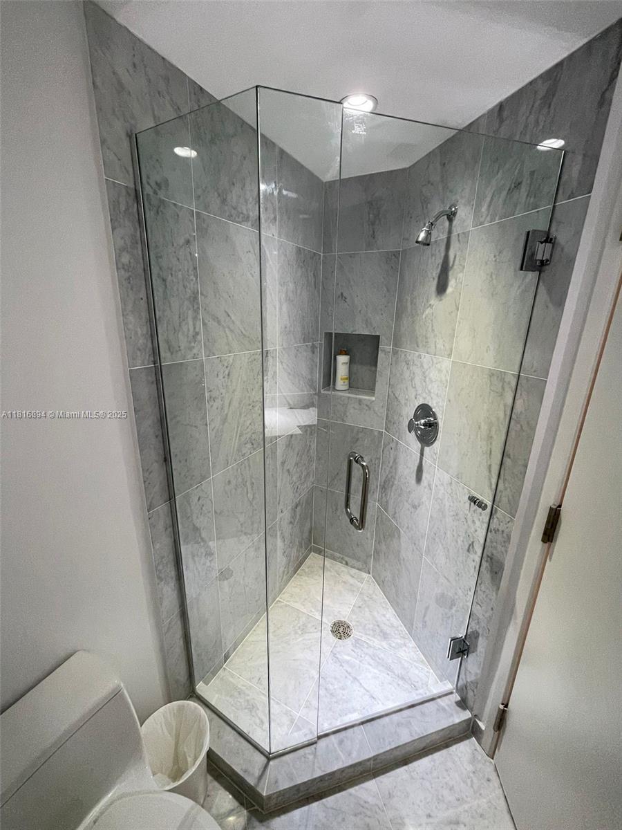 image Azure Condominium14