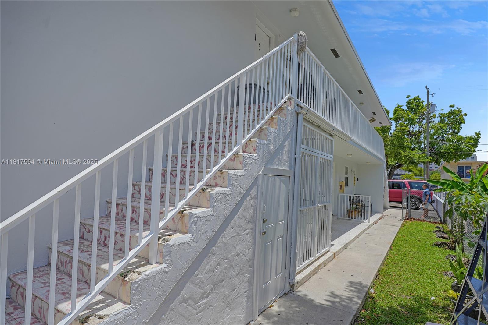1621 NW 16th St,Miami, FL 33125