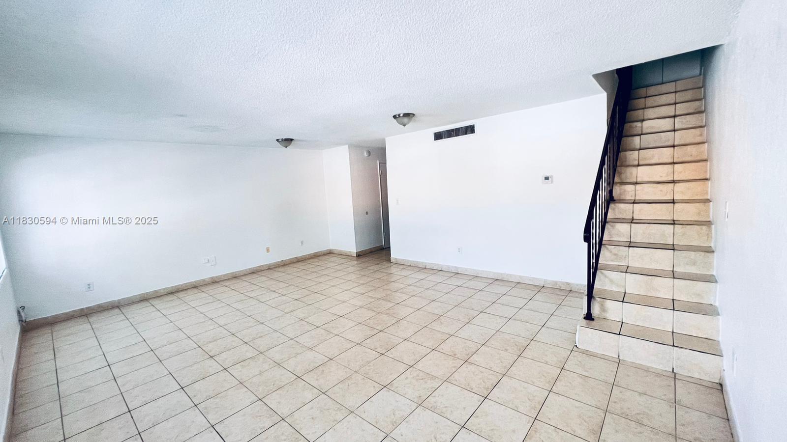 1305 W 53rd St #406