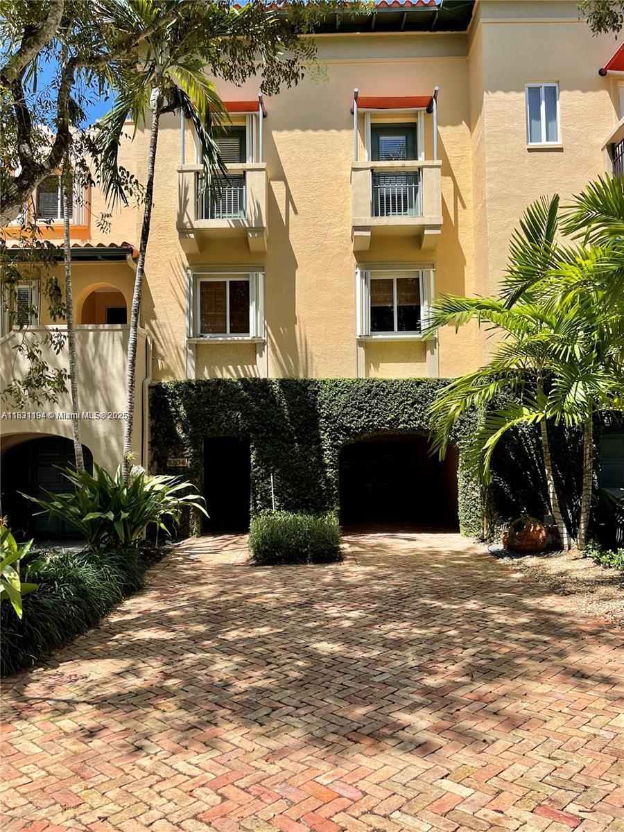 6204 Paradise Pt