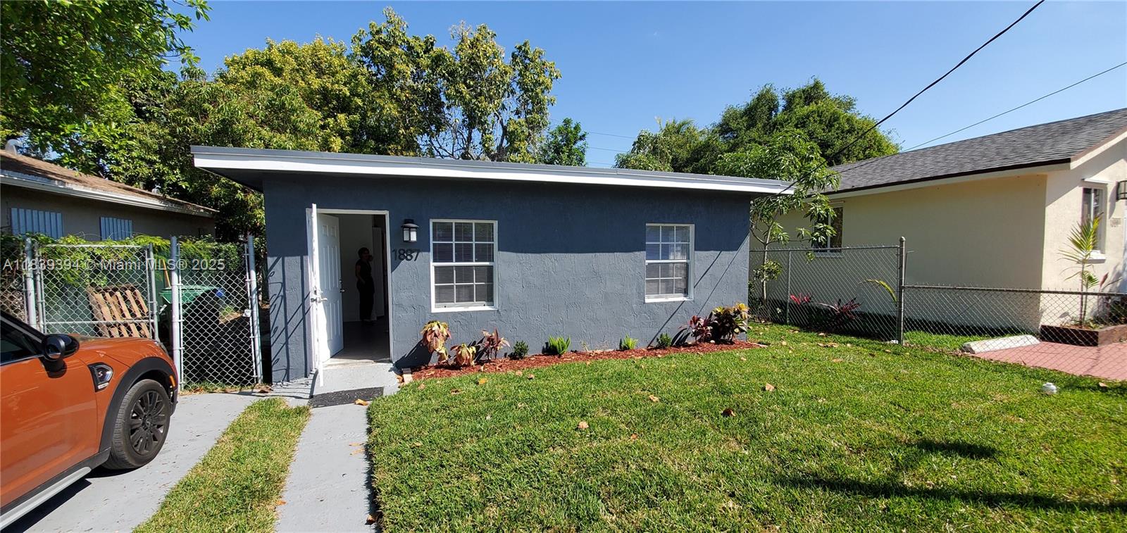 1887 NW 66th St